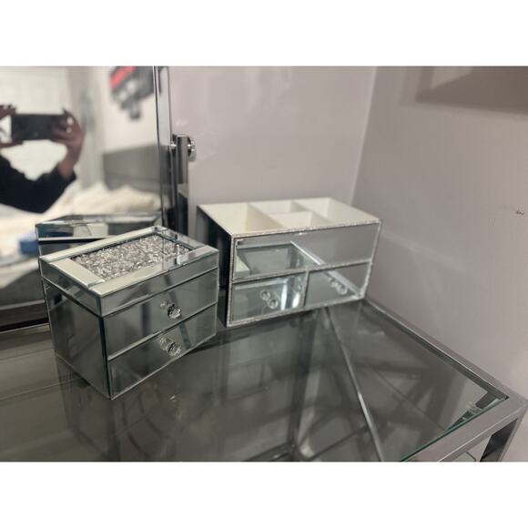 Luxury Glam Mirrored Vanity Organizer – Velvet Interior Makeup Drawer - Picture 13 of 14